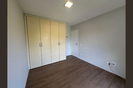 Casa de condomínio para alugar com 250m², 3 quartos e 6 vagasQuarto