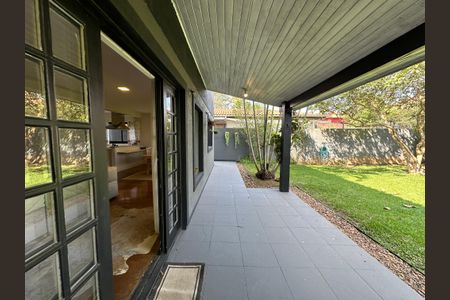 Casa de condomínio para alugar com 250m², 3 quartos e 6 vagasVaranda da Sala