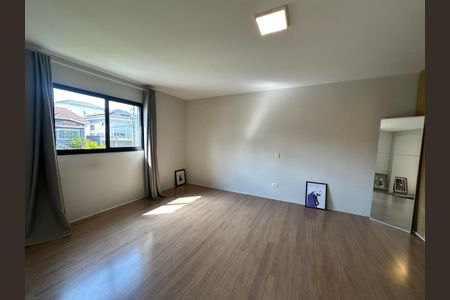 Casa de condomínio para alugar com 250m², 3 quartos e 6 vagasSuíte 2