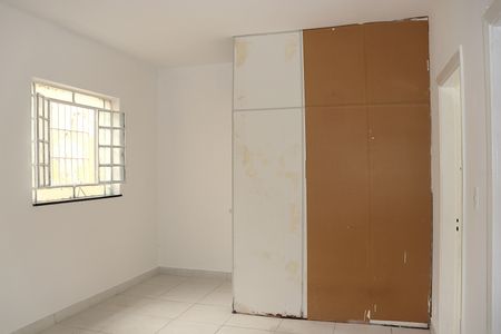 Casa à venda com 70m², 2 quartos e sem vagaSala