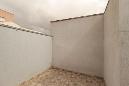 Casa de condomínio à venda com 97m², 2 quartos e 1 vagaQuintal