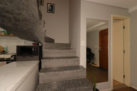 Casa de condomínio à venda com 97m², 2 quartos e 1 vagaEscada para os Quartos