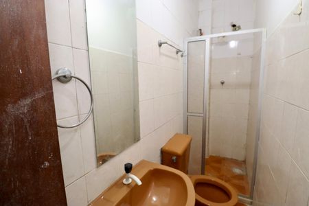 Banheiro de casa para alugar com 1 quarto, 35m² em Itapuã, Salvador