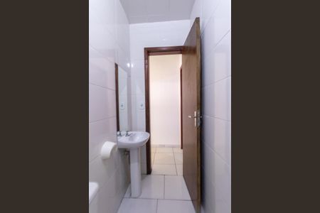 Casa para alugar com 34m², 1 quarto e sem vaga Casa para alugar com 34m², 1 quarto e sem vagaBanheiro Social