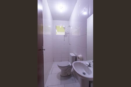 Casa para alugar com 34m², 1 quarto e sem vaga Casa para alugar com 34m², 1 quarto e sem vagaBanheiro Social