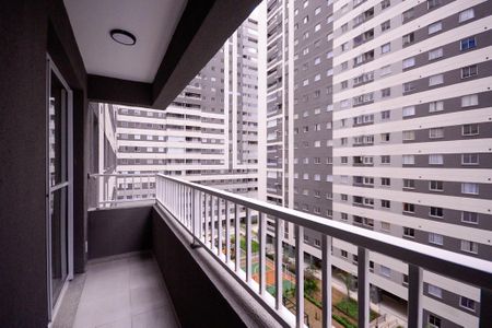 Sala - Varanda  de apartamento para alugar com 2 quartos, 42m² em Vila Vermelha, São Paulo
