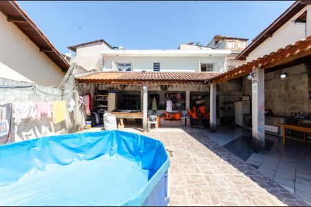 Casa à venda com 140m², 2 quartos e 1 vagaQuintal