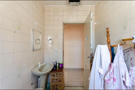 Casa à venda com 140m², 2 quartos e 1 vagaBanheiro 2