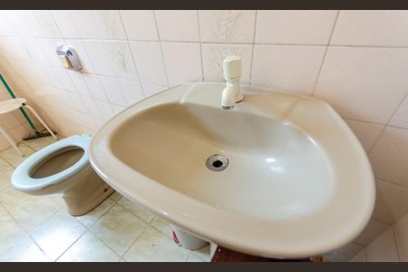 Casa à venda com 140m², 2 quartos e 1 vagaBanheiro 2