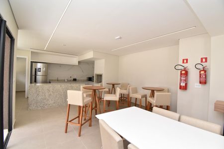 Apartamento para alugar com 48m², 2 quartos e 1 vaga Apartamento para alugar com 48m², 2 quartos e 1 vagaÁrea comum - Salão de festas