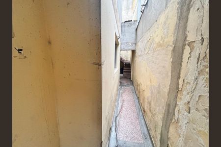 Casa à venda com 100m², 2 quartos e 2 vagasCorredor