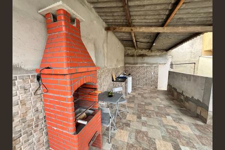Casa à venda com 100m², 2 quartos e 2 vagasChurrasqueira