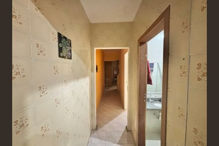 Casa à venda com 100m², 2 quartos e 2 vagasCorredor