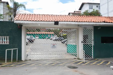 Apartamento para alugar com 46m², 2 quartos e 1 vaga Apartamento para alugar com 46m², 2 quartos e 1 vagaFachada