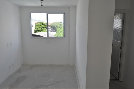 Apartamento para alugar com 1 quarto, 32m² em Todos Os Santos, Rio de Janeiro