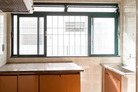 Casa para alugar com 600m², 4 quartos e 6 vagasCozinha