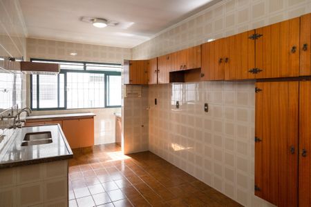 Casa para alugar com 600m², 4 quartos e 6 vagasCozinha