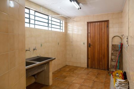 Casa para alugar com 600m², 4 quartos e 6 vagasÁrea de Serviço