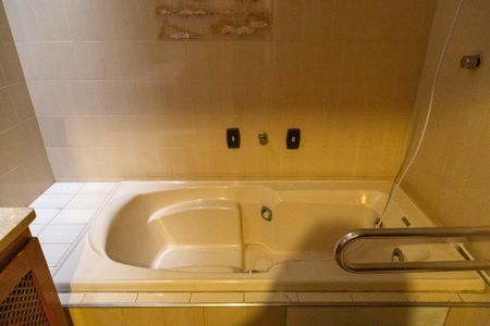 Casa para alugar com 600m², 4 quartos e 6 vagasBanheiro do Quarto 1 suíte