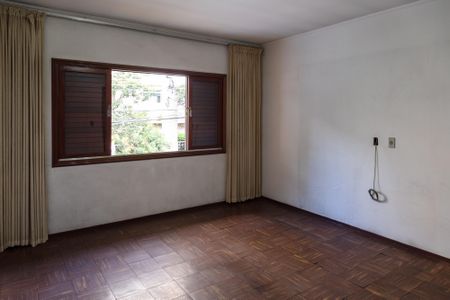 Casa para alugar com 600m², 4 quartos e 6 vagasQuarto 1 suíte