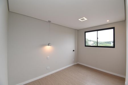 Suíte de apartamento para alugar com 2 quartos, 48m² em Campina do Siqueira, Curitiba