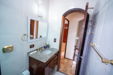 Casa à venda com 293m², 4 quartos e 3 vagas Casa à venda com 293m², 4 quartos e 3 vagasBanheiro 1