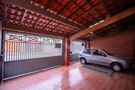 Casa à venda com 293m², 4 quartos e 3 vagas Casa à venda com 293m², 4 quartos e 3 vagasGaragem