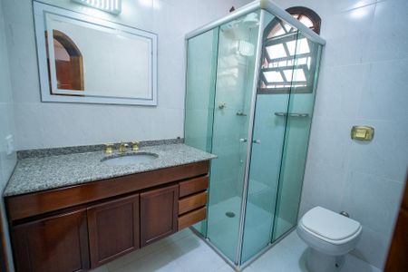 Casa à venda com 293m², 4 quartos e 3 vagas Casa à venda com 293m², 4 quartos e 3 vagasBanheiro Suíte