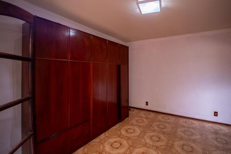 Casa à venda com 293m², 4 quartos e 3 vagas Casa à venda com 293m², 4 quartos e 3 vagasSuíte