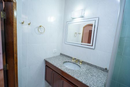 Casa à venda com 293m², 4 quartos e 3 vagas Casa à venda com 293m², 4 quartos e 3 vagasBanheiro Suíte