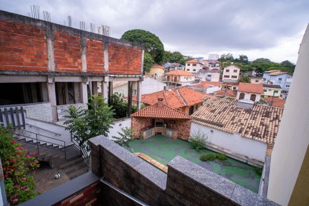 Casa à venda com 293m², 4 quartos e 3 vagas Casa à venda com 293m², 4 quartos e 3 vagasEscada quintal