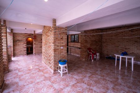 Casa à venda com 293m², 4 quartos e 3 vagas Casa à venda com 293m², 4 quartos e 3 vagasÁrea de Serviço