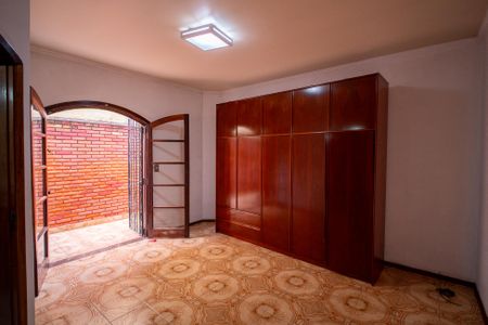 Casa à venda com 293m², 4 quartos e 3 vagas Casa à venda com 293m², 4 quartos e 3 vagasSuíte