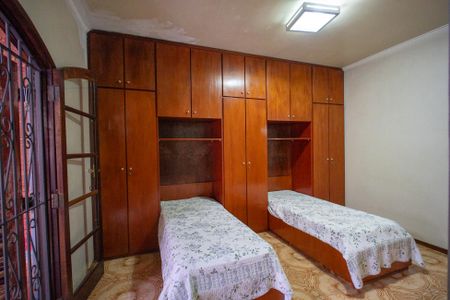 Casa à venda com 293m², 4 quartos e 3 vagas Casa à venda com 293m², 4 quartos e 3 vagasQuarto 3