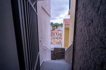 Casa à venda com 293m², 4 quartos e 3 vagas Casa à venda com 293m², 4 quartos e 3 vagasEscada quintal