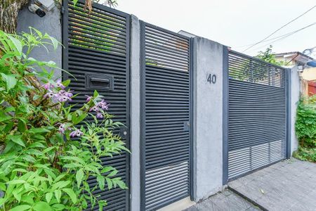 Fachada de casa à venda com 4 quartos, 400m² em Jardim da Gloria, São Paulo