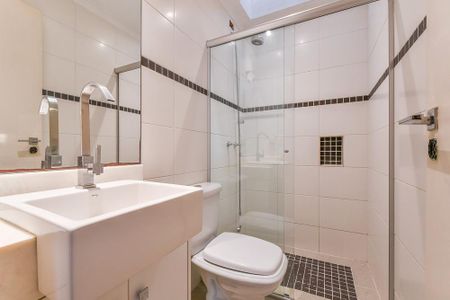 Banheiro de casa à venda com 4 quartos, 400m² em Jardim da Gloria, São Paulo