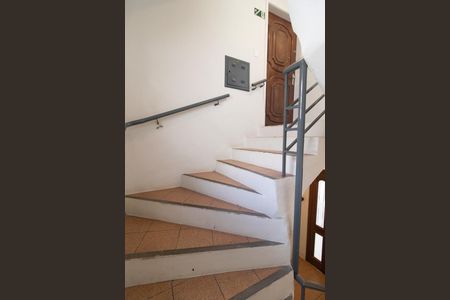 Apartamento à venda com 211m², 3 quartos e 2 vagasEscada