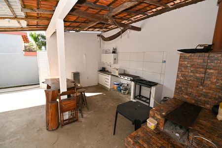 Casa para alugar com 3 quartos, 360m² em Solar do Madeira, Contagem