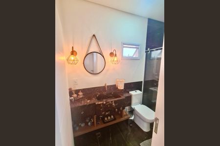 Casa de condomínio à venda com 272m², 4 quartos e 4 vagasBanheiro