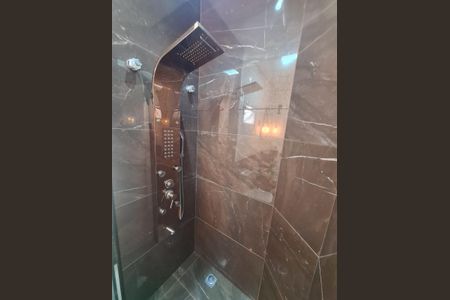 Casa de condomínio à venda com 272m², 4 quartos e 4 vagasBanheiro