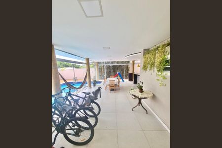 Casa de condomínio à venda com 272m², 4 quartos e 4 vagasÁrea externa