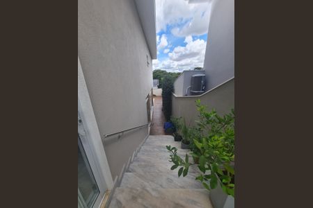 Casa de condomínio à venda com 272m², 4 quartos e 4 vagasÁrea externa