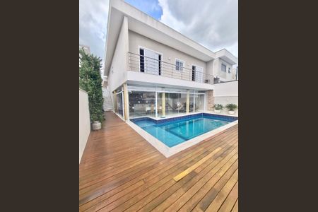 Casa de condomínio à venda com 272m², 4 quartos e 4 vagasÁrea externa