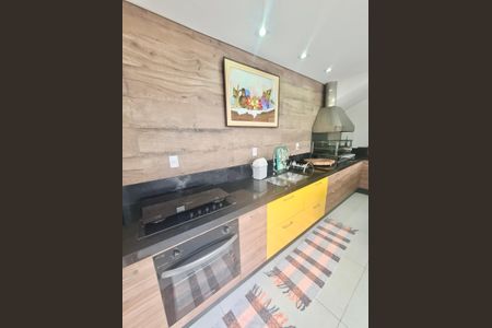 Casa de condomínio à venda com 272m², 4 quartos e 4 vagasÁrea externa