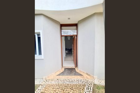 Casa de condomínio à venda com 272m², 4 quartos e 4 vagasÁrea externa