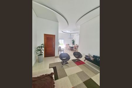 Casa de condomínio à venda com 272m², 4 quartos e 4 vagasSala
