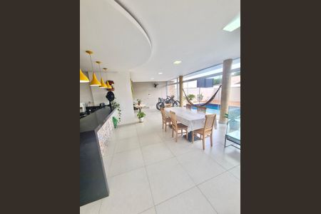 Casa de condomínio à venda com 272m², 4 quartos e 4 vagasÁrea externa