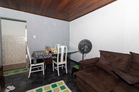Casa para alugar com 95m², 2 quartos e 1 vaga Casa para alugar com 95m², 2 quartos e 1 vagaSala