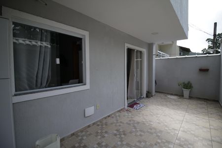 Casa de condomínio à venda com 170m², 2 quartos e 1 vagaQuintal